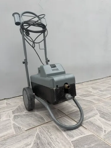 Lavadora Alta pressão Karcher HD 585