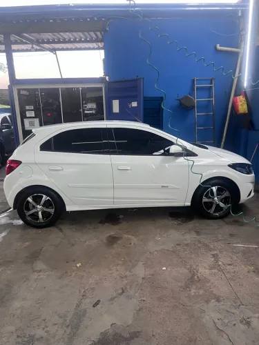 Chevrolet Onix Hatch LTZ 1.4 8V Flex Aut. 4P 2019