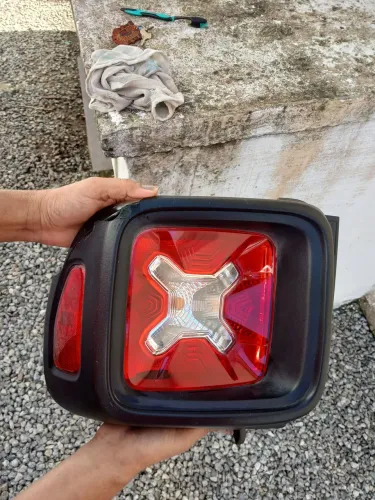 Lanterna traseira da renegade 70reais 