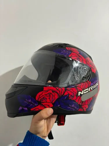 2 Capacetes Norisk usados em bom estado 