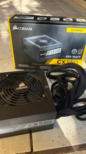 Fonte Corsair CX550, 80 Plus Bronze
