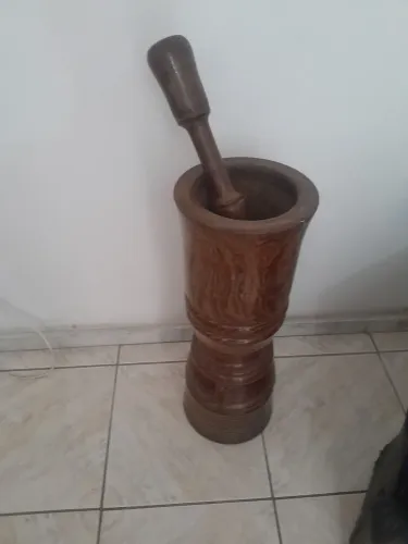 Pilão de madeira sucupira