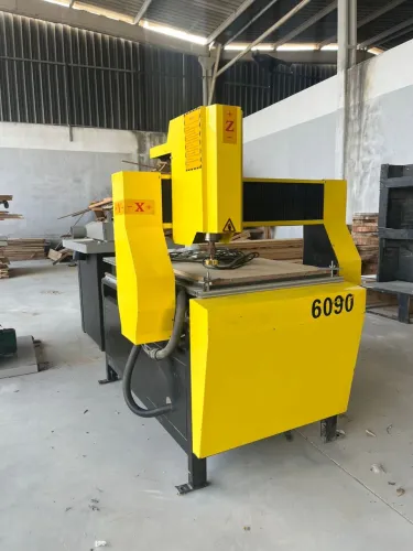 Router CNC (Máquina de Comando Numérico Computadorizado)
