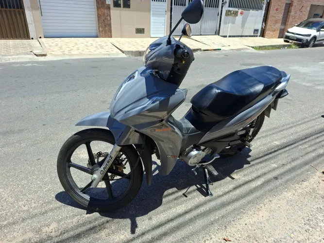 Avelloz AZ125