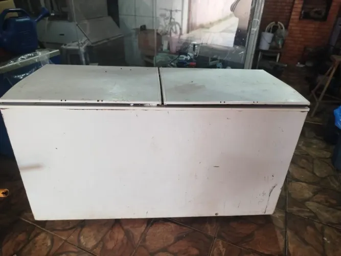 Vende-se freezer vertical 503 litros 110v 