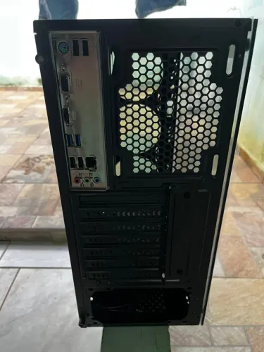 Gabinete com placa mãe H510M H ambos Gigabyte