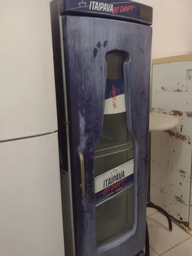 Frizer expositor de bebidas
