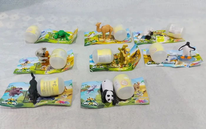 Kit com 8 figuras Natoons Kinder Ovo