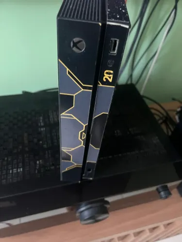Console game X Box One X