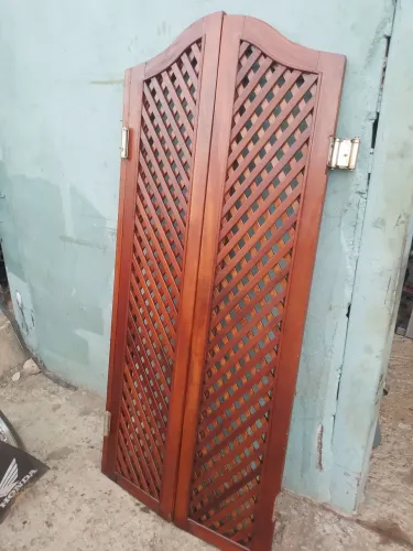 Porta cowboy  de mogno
