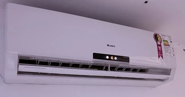 Ar condicionado slit Gree 9000 btu?s 220