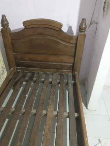 Cama madeira maciça