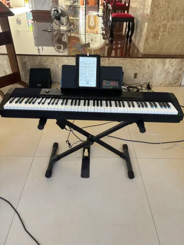 Piano digital Casio CDP 135