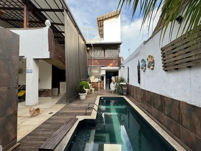 Casa à Venda no Bairro Planalto, Belo Horizonte - MG