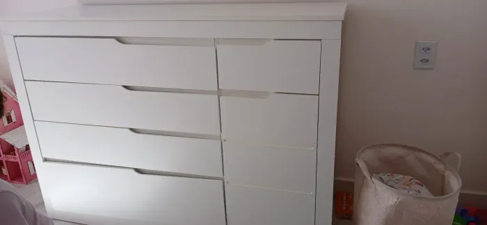 Cômoda branca 