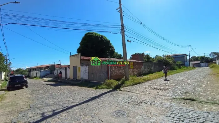 Casa com 4 dormitórios à venda. 150 m² por 700000,00 - Nossa Senhora das Graças - Teresina