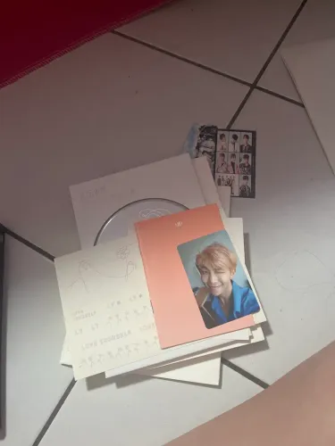 Álbuns BTS Love Yourself Her e Tear com Photocard