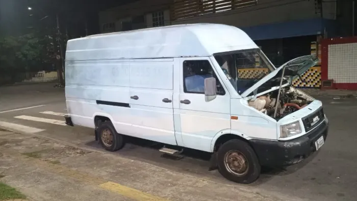 Iveco daily 3813 ano 2006 zero de mecânica documentação em dia