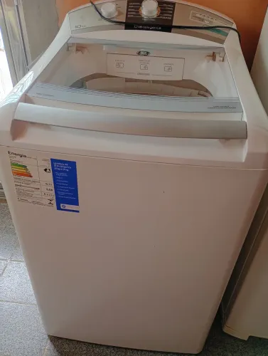 Vendo máquina de lavar funcionando mais precisando de reparo nela