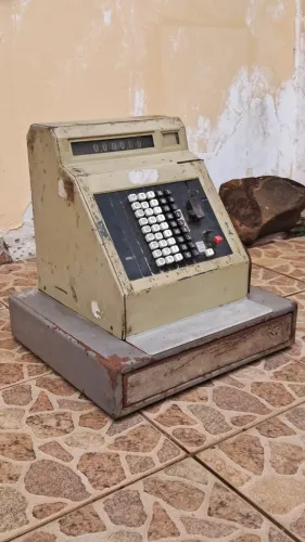 Máquina registradora antiga 