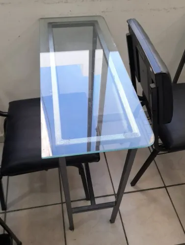 vendo mesa para manicure com vidro