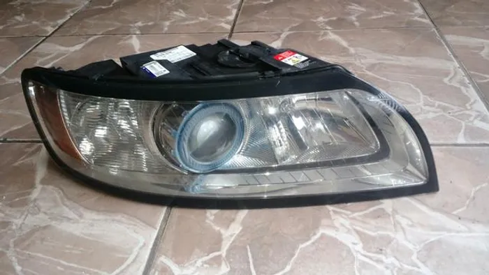 Farol Direito Volvo v50 2007 2008 Sem Xenon