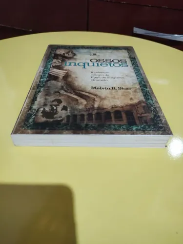 Ossos inquietos. Com brinde. Produto novo.