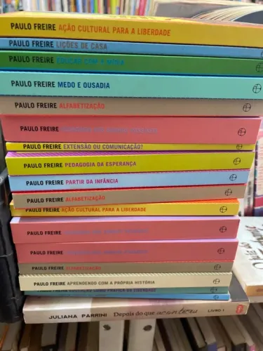 Livro do Paulo Freira novo por 30 cada