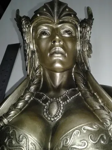 Busto De Poli Resina Valquíria