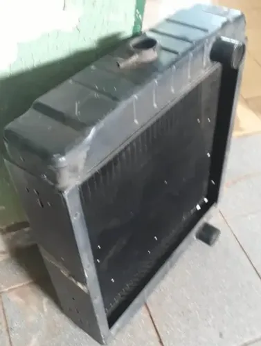 Radiador da escavadeira Poclain Novo.