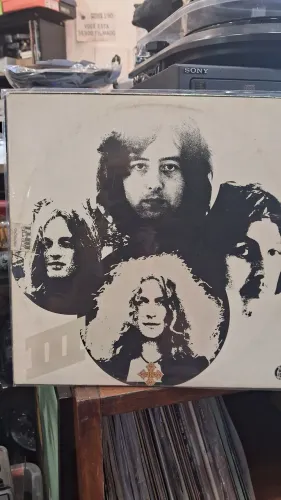 Vinil Led Zeppelin III, lançado em 1970