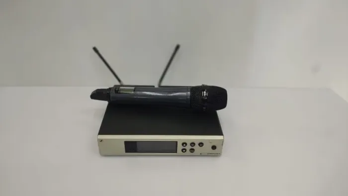 MICROFONE SENNHEISER EW G4  SEMI-NOVO OPORTUNIDADE