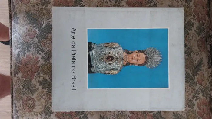 Livro Antigo( Arte da Prata no Brasil)