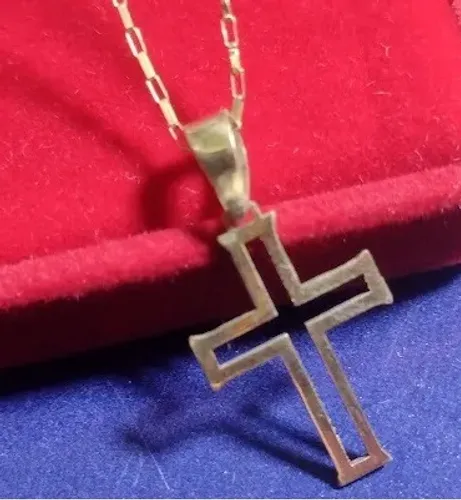 Conjunto 2 Peças Cordão Tubinho Ouro 18 Kilates Peso 1.60 Gramas 60 Cm 0.7mm e Cruz 1.20 G