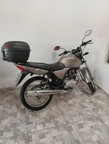 Vendo ou troco por carro acima de 2011 mais volta