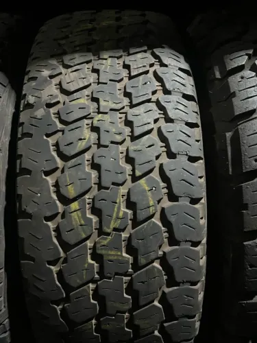 Pneu 245/70/16 Goodyer 70 % Vida util.