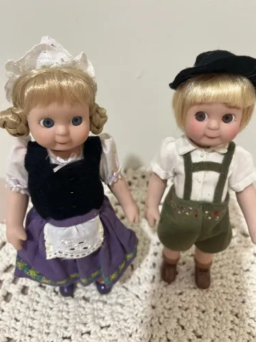 Bonecos de porcelana