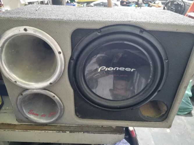 vendo caixa de som duas corneta um modulo um alto falante