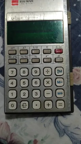 IBRECHÓ - CALCULADORA SHARP ELSI MATE EL 8118 - FUNCIONANDO - PARA COLECIONADORES