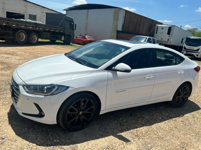 Hyundai Elantra Special Edit. 2.0 16V Flex Aut. 2018