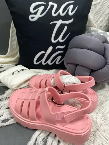 Sandálias Rosa Zara 38- Conforto e Estilo