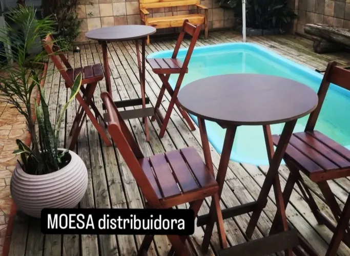 Conjunto de bistrô banquetas de madeira dobráveis. Loja de fabrica. Tudo a pronta entrega