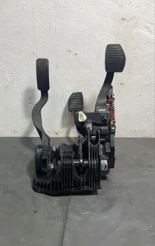 Pedal c3 2015