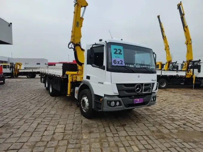 Caminhão Mercedes-Benz Atego 2426 - 2021/2022