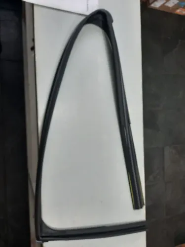 Canaleta Vidro lateral traseiro direito Honda HRV 2016 a 2021