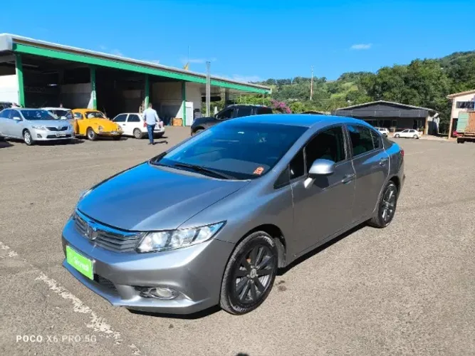Honda Civic Sedan LXS 1.8/1.8 Flex 16V Aut. 4P 2012