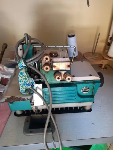 Máquina overlock semi industrial 