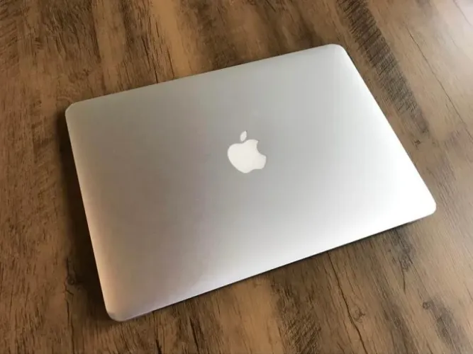 MacBook Apple - Design Elegante e Desempenho Incrível