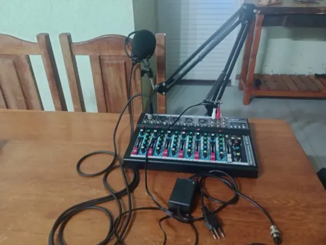 MESA DE SOM - EQUIPAMENTO DE ÁUDIO COMPLETO