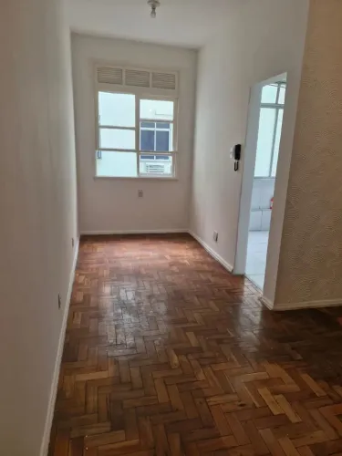 Imóvel para aluguel possui 58 metros quadrados com 1 quarto em Flamengo - Rio de Janeiro -